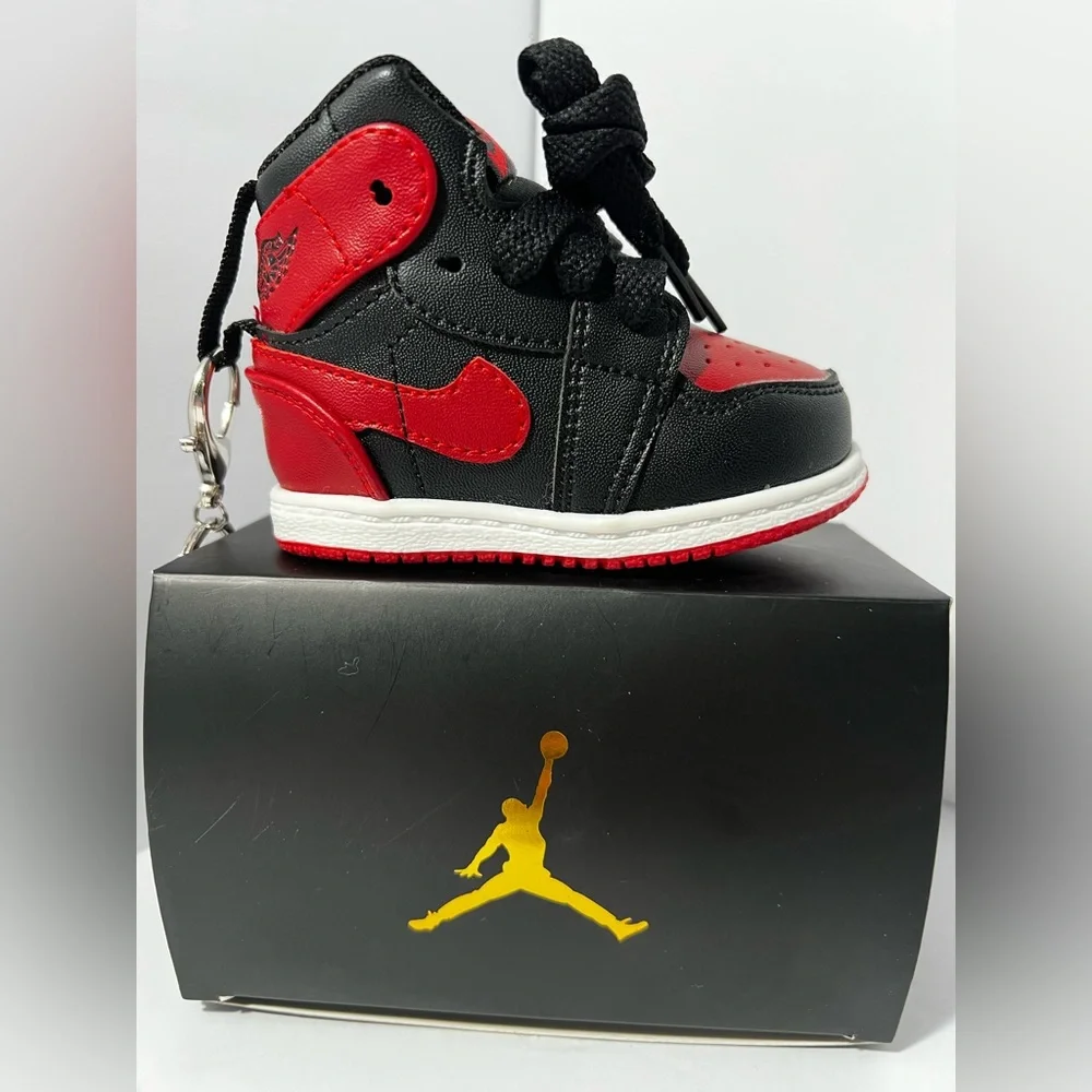 3D Mini Sneaker Keychain‎ Black Red Chicago Style with novelty box